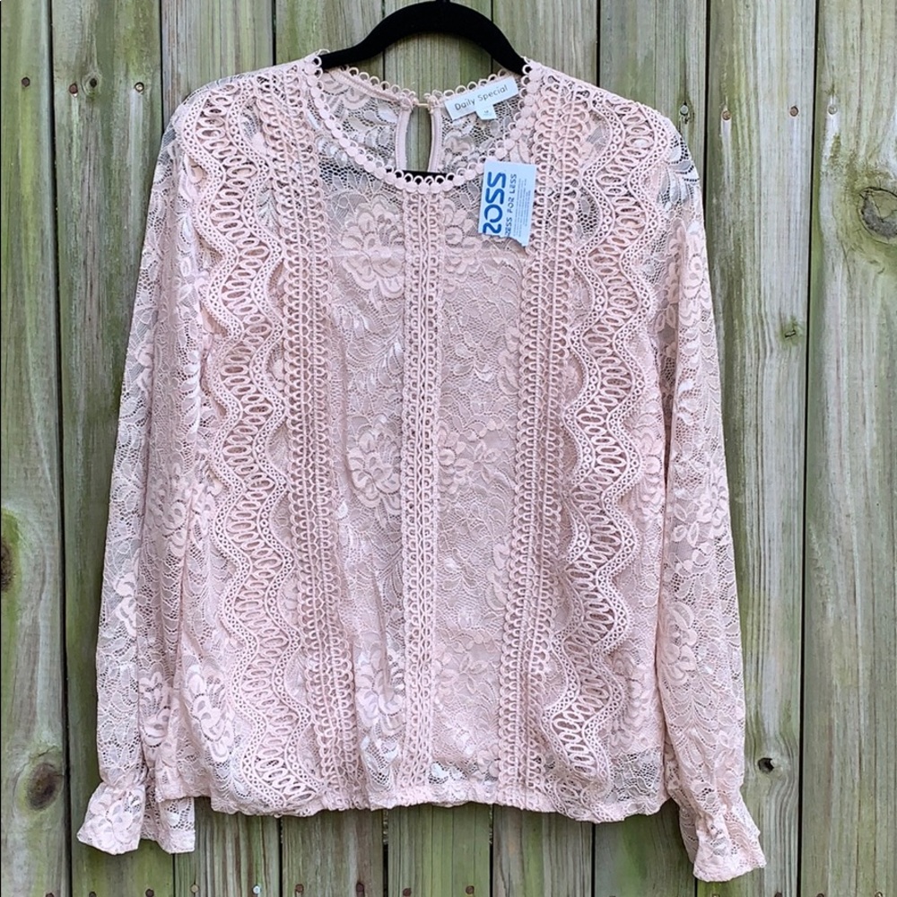 LAST CHANCE!🎈3/$30 NWT Pink Lace Long Sleeve Top